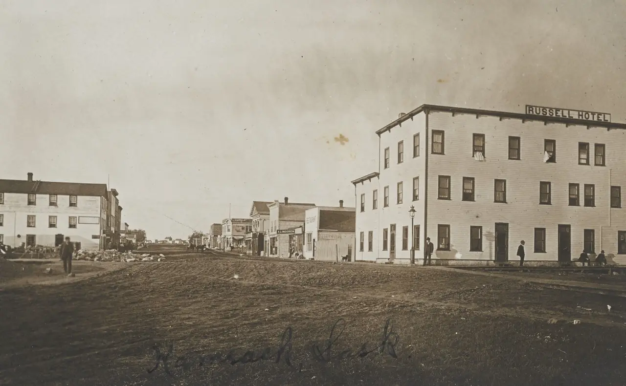 Main street with the Russell Hotel, Kamsack, about 1910